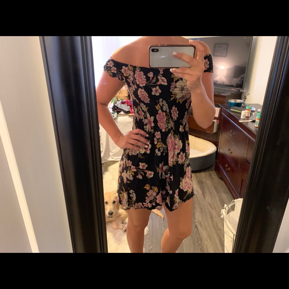 Dress - Picture 2 of 2